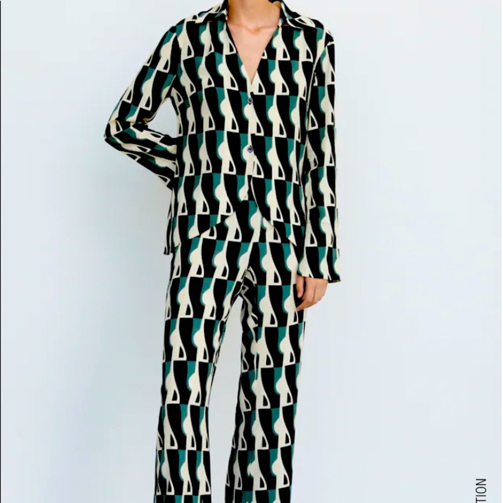 Satin flows  printed woman sets